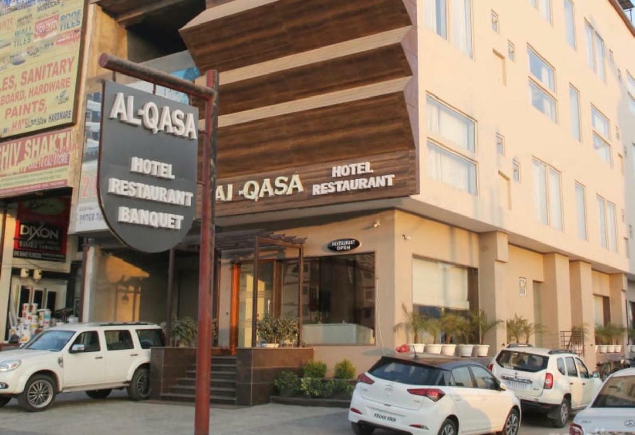 Al-Qasa Hotel Zirakpur Ngoại thất bức ảnh